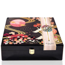 Load image into Gallery viewer, Reunion Mooncake Gift Set (4 pcs X 180g)