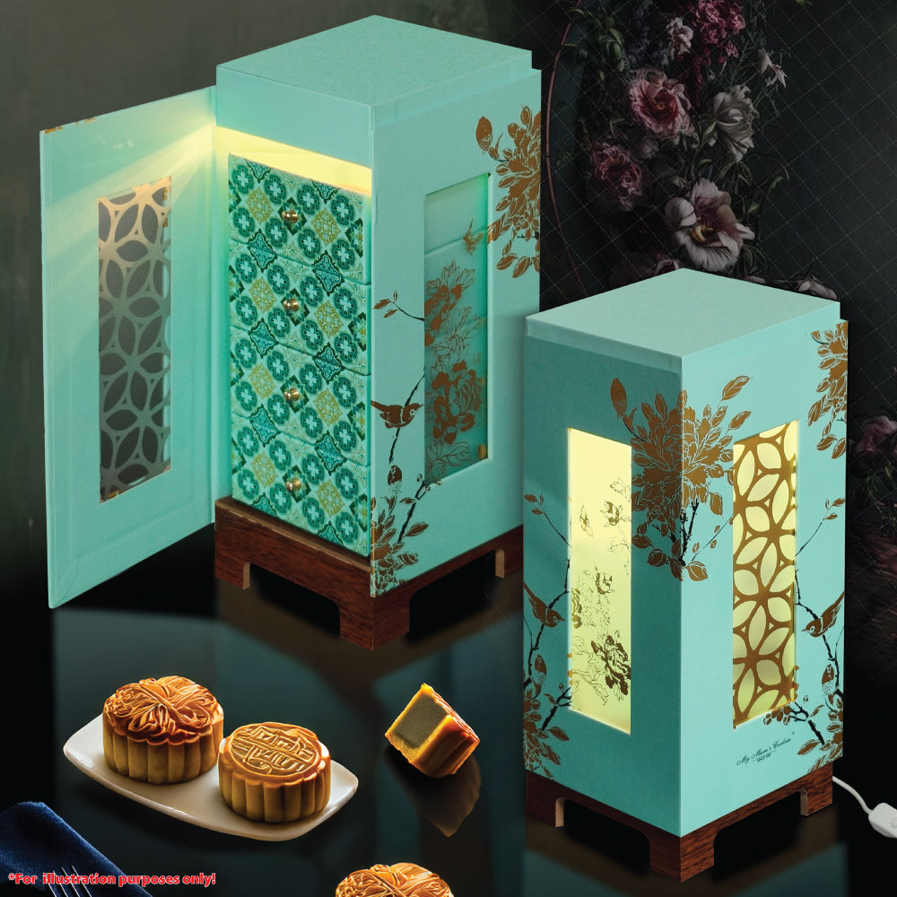 B. Reunion Mooncake Gift Set (4 pcs X 180g). FOC 2 pcs of MSW per order. (While stocks last)